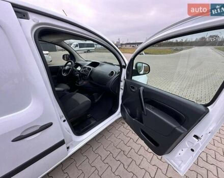 Білий Рено Кєнгу, об'ємом двигуна 1.5 л та пробігом 149 тис. км за 13390 $, фото 36 на Automoto.ua