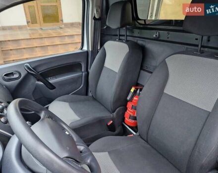 Белый Рено Кенгу, объемом двигателя 1.46 л и пробегом 69 тыс. км за 12300 $, фото 14 на Automoto.ua