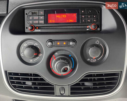 Белый Рено Кенгу, объемом двигателя 1.5 л и пробегом 166 тыс. км за 12250 $, фото 19 на Automoto.ua