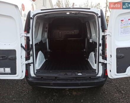 Белый Рено Кенгу, объемом двигателя 1.5 л и пробегом 158 тыс. км за 12590 $, фото 5 на Automoto.ua