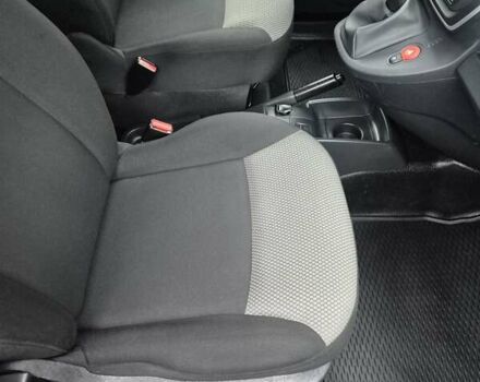 Белый Рено Кенгу, объемом двигателя 0 л и пробегом 32 тыс. км за 13990 $, фото 11 на Automoto.ua