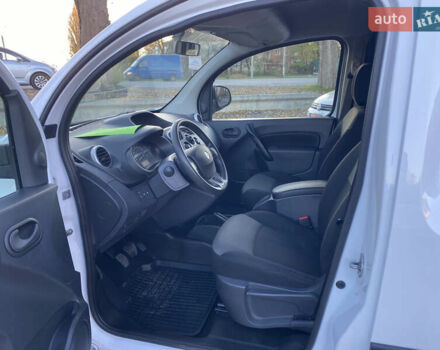 Белый Рено Кенгу, объемом двигателя 1.5 л и пробегом 187 тыс. км за 10499 $, фото 13 на Automoto.ua
