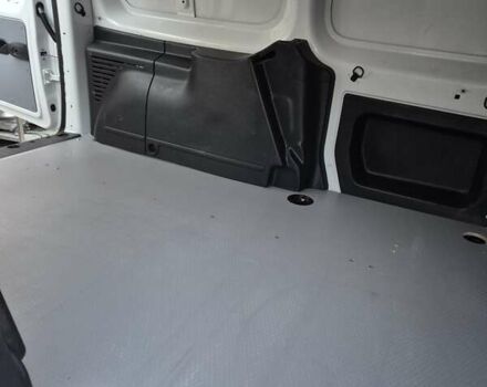 Белый Рено Кенгу, объемом двигателя 0 л и пробегом 32 тыс. км за 13990 $, фото 30 на Automoto.ua