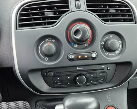 Белый Рено Кенгу, объемом двигателя 0 л и пробегом 32 тыс. км за 13990 $, фото 16 на Automoto.ua