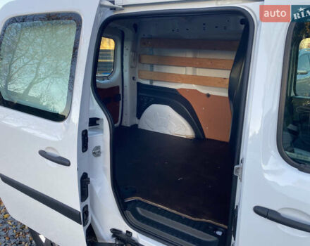 Белый Рено Кенгу, объемом двигателя 1.5 л и пробегом 187 тыс. км за 10499 $, фото 24 на Automoto.ua