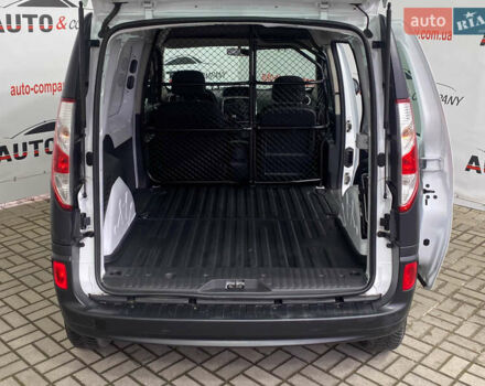 Белый Рено Кенгу, объемом двигателя 1.5 л и пробегом 166 тыс. км за 12250 $, фото 7 на Automoto.ua