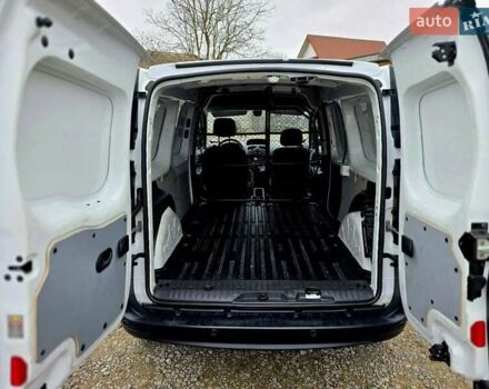 Білий Рено Кєнгу, об'ємом двигуна 1.5 л та пробігом 185 тис. км за 13600 $, фото 19 на Automoto.ua