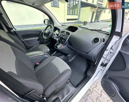 Білий Рено Кєнгу, об'ємом двигуна 1.5 л та пробігом 148 тис. км за 13397 $, фото 27 на Automoto.ua