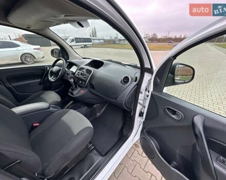 Білий Рено Кєнгу, об'ємом двигуна 1.5 л та пробігом 149 тис. км за 13390 $, фото 35 на Automoto.ua