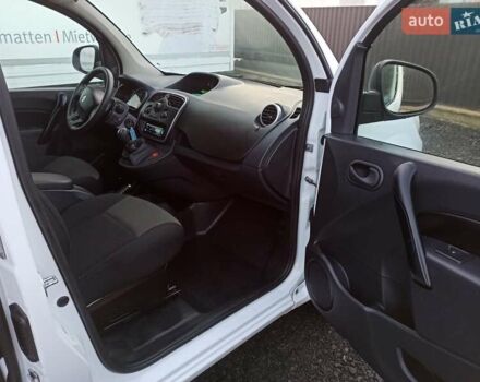 Белый Рено Кенгу, объемом двигателя 1.5 л и пробегом 158 тыс. км за 12590 $, фото 16 на Automoto.ua