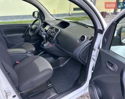 Білий Рено Кєнгу, об'ємом двигуна 1.5 л та пробігом 148 тис. км за 13397 $, фото 23 на Automoto.ua