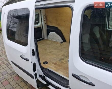 Белый Рено Кенгу, объемом двигателя 1.46 л и пробегом 69 тыс. км за 12300 $, фото 22 на Automoto.ua