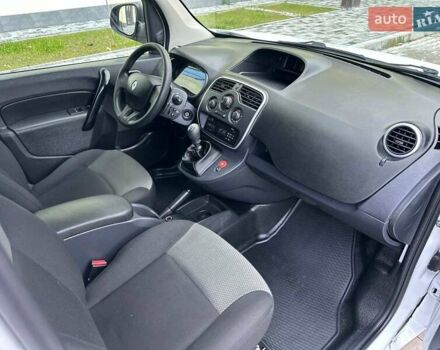 Білий Рено Кєнгу, об'ємом двигуна 1.5 л та пробігом 148 тис. км за 13397 $, фото 24 на Automoto.ua