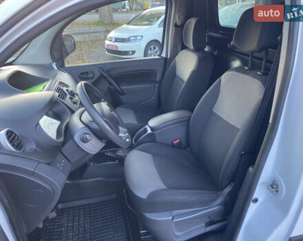 Белый Рено Кенгу, объемом двигателя 1.5 л и пробегом 187 тыс. км за 10499 $, фото 17 на Automoto.ua