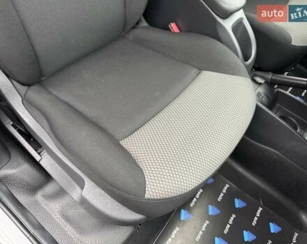 Белый Рено Кенгу, объемом двигателя 0 л и пробегом 4 тыс. км за 13700 $, фото 28 на Automoto.ua