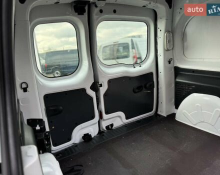 Білий Рено Кєнгу, об'ємом двигуна 1.46 л та пробігом 175 тис. км за 12600 $, фото 44 на Automoto.ua