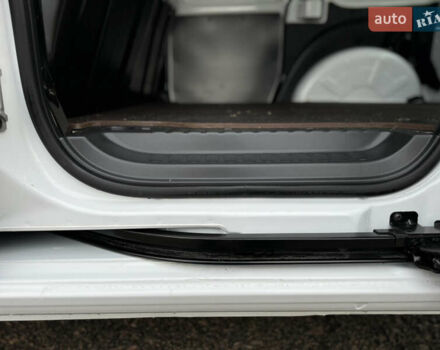 Білий Рено Кєнгу, об'ємом двигуна 1.46 л та пробігом 175 тис. км за 12600 $, фото 34 на Automoto.ua