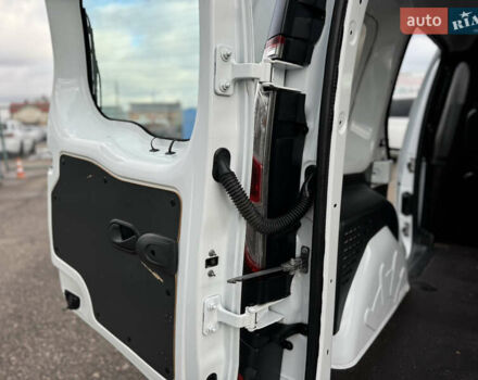 Білий Рено Кєнгу, об'ємом двигуна 1.46 л та пробігом 175 тис. км за 12600 $, фото 58 на Automoto.ua