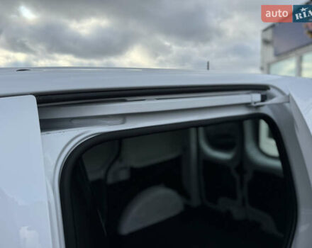 Білий Рено Кєнгу, об'ємом двигуна 1.46 л та пробігом 175 тис. км за 12600 $, фото 39 на Automoto.ua