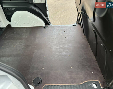 Білий Рено Кєнгу, об'ємом двигуна 1.46 л та пробігом 175 тис. км за 12600 $, фото 42 на Automoto.ua