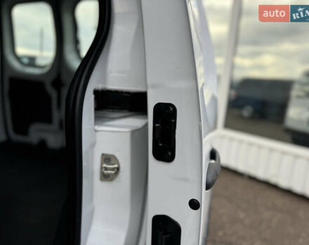 Білий Рено Кєнгу, об'ємом двигуна 1.46 л та пробігом 175 тис. км за 12600 $, фото 38 на Automoto.ua