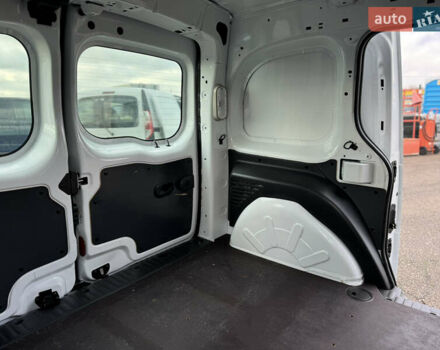 Білий Рено Кєнгу, об'ємом двигуна 1.46 л та пробігом 175 тис. км за 12600 $, фото 43 на Automoto.ua