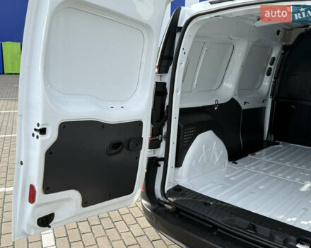 Белый Рено Кенгу, объемом двигателя 0 л и пробегом 36 тыс. км за 14500 $, фото 11 на Automoto.ua