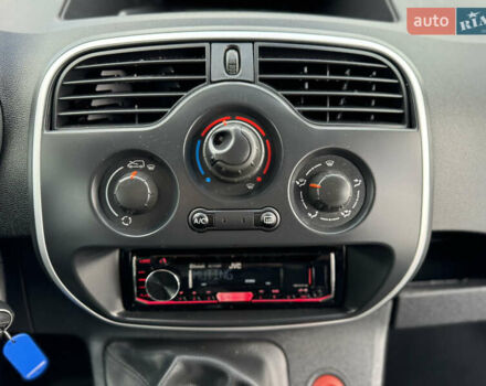 Білий Рено Кєнгу, об'ємом двигуна 1.46 л та пробігом 175 тис. км за 12600 $, фото 68 на Automoto.ua