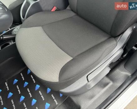 Белый Рено Кенгу, объемом двигателя 0 л и пробегом 4 тыс. км за 13700 $, фото 17 на Automoto.ua