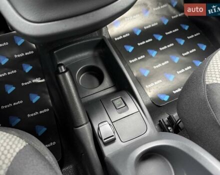 Белый Рено Кенгу, объемом двигателя 0 л и пробегом 4 тыс. км за 13700 $, фото 24 на Automoto.ua