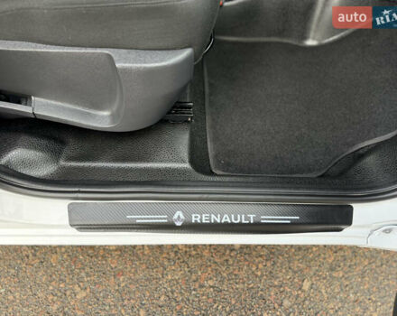 Білий Рено Кєнгу, об'ємом двигуна 1.46 л та пробігом 175 тис. км за 12600 $, фото 60 на Automoto.ua