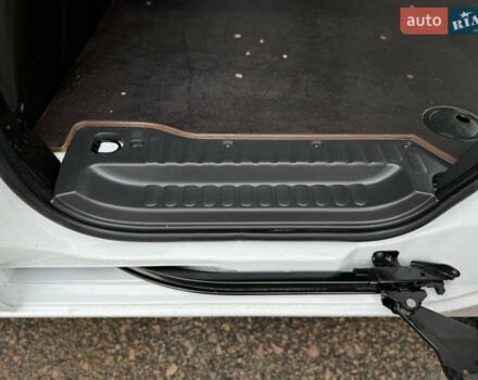 Білий Рено Кєнгу, об'ємом двигуна 1.46 л та пробігом 175 тис. км за 12600 $, фото 35 на Automoto.ua