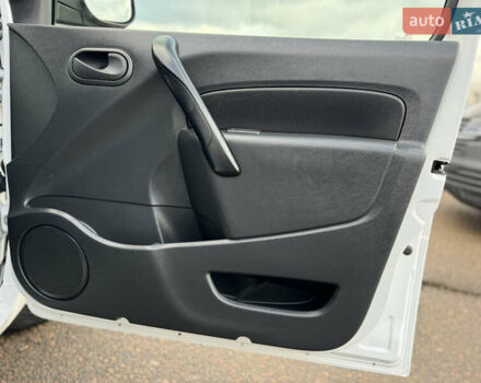 Білий Рено Кєнгу, об'ємом двигуна 1.46 л та пробігом 175 тис. км за 12600 $, фото 73 на Automoto.ua