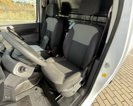 Белый Рено Кенгу, объемом двигателя 0 л и пробегом 36 тыс. км за 14500 $, фото 18 на Automoto.ua