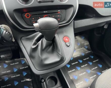 Белый Рено Кенгу, объемом двигателя 0 л и пробегом 4 тыс. км за 13700 $, фото 23 на Automoto.ua