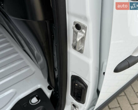 Белый Рено Кенгу, объемом двигателя 0 л и пробегом 36 тыс. км за 14500 $, фото 7 на Automoto.ua