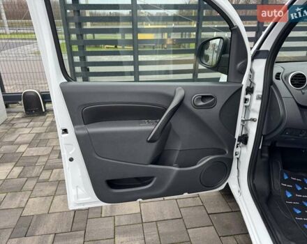 Белый Рено Кенгу, объемом двигателя 0 л и пробегом 4 тыс. км за 13700 $, фото 13 на Automoto.ua