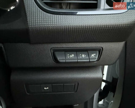 Белый Рено Кенгу, объемом двигателя 0 л и пробегом 2 тыс. км за 15300 $, фото 19 на Automoto.ua