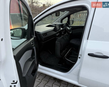 Белый Рено Кенгу, объемом двигателя 0 л и пробегом 2 тыс. км за 15300 $, фото 16 на Automoto.ua