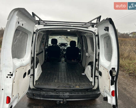 Белый Рено Кенгу, объемом двигателя 1.46 л и пробегом 317 тыс. км за 6300 $, фото 9 на Automoto.ua