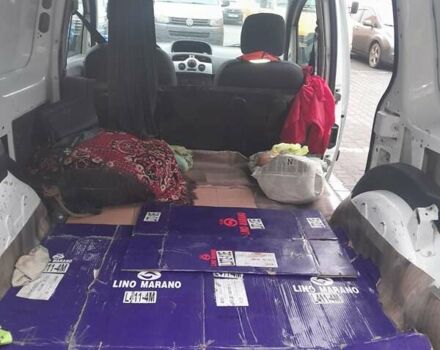 Белый Рено Кенгу, объемом двигателя 1.46 л и пробегом 280 тыс. км за 4700 $, фото 3 на Automoto.ua