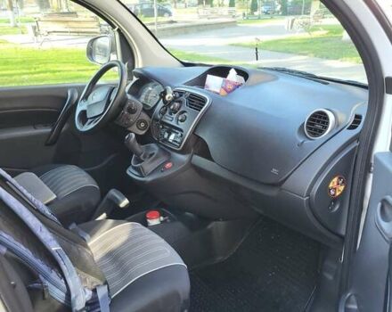 Белый Рено Кенгу, объемом двигателя 1.46 л и пробегом 174 тыс. км за 5500 $, фото 21 на Automoto.ua