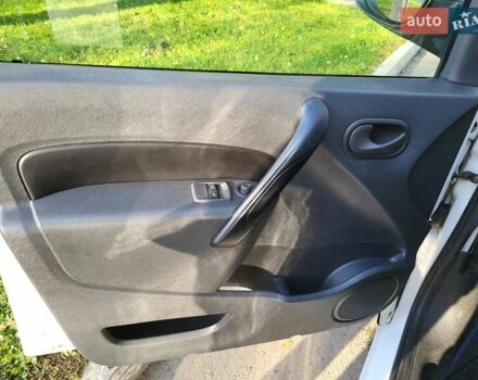 Белый Рено Кенгу, объемом двигателя 1.46 л и пробегом 174 тыс. км за 5500 $, фото 4 на Automoto.ua