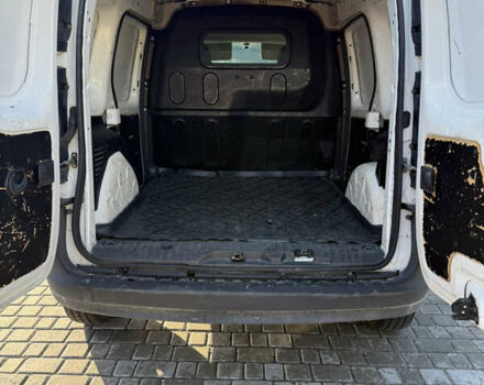 Рено Кєнгу 2016 у Мостисках на Automoto.ua Білий Рено Кєнгу, об'ємом двигуна 1.46 л та пробігом 330 тис. км за 6699 $, фото 11 на Automoto.ua