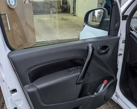 Білий Рено Кєнгу, об'ємом двигуна 1.5 л та пробігом 228 тис. км за 6000 $, фото 26 на Automoto.ua