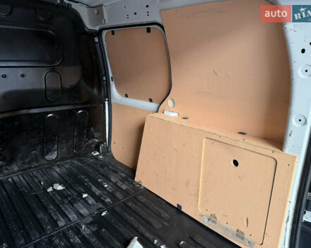 Белый Рено Кенгу, объемом двигателя 1.46 л и пробегом 88 тыс. км за 10500 $, фото 15 на Automoto.ua