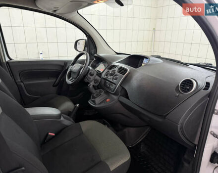 Белый Рено Кенгу, объемом двигателя 1.46 л и пробегом 88 тыс. км за 10500 $, фото 12 на Automoto.ua