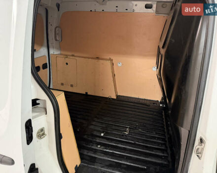 Белый Рено Кенгу, объемом двигателя 1.46 л и пробегом 88 тыс. км за 10500 $, фото 17 на Automoto.ua