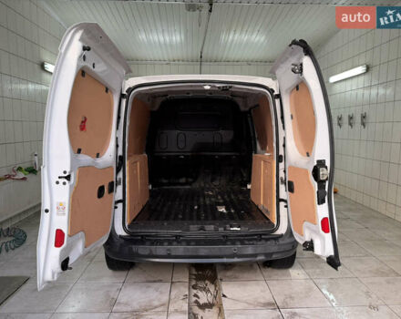 Белый Рено Кенгу, объемом двигателя 1.46 л и пробегом 88 тыс. км за 10500 $, фото 14 на Automoto.ua