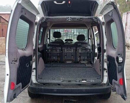 Белый Рено Кенгу, объемом двигателя 1.46 л и пробегом 45 тыс. км за 10500 $, фото 12 на Automoto.ua